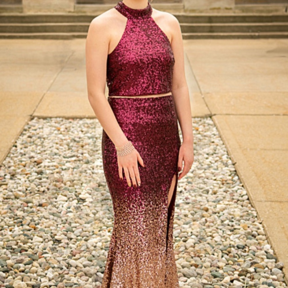 Stunning, prom dress!